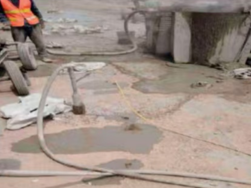 宁远水泥混凝土路面板底注浆技术 路面脱空注浆整治方案
